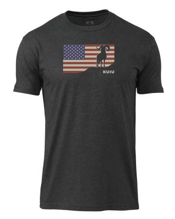 KUIU Ram Flag T-Shirt | Charcoal
